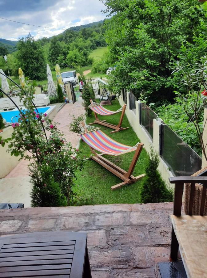 Casa De Vacanta Emd Ieşelniţa Exteriör bild