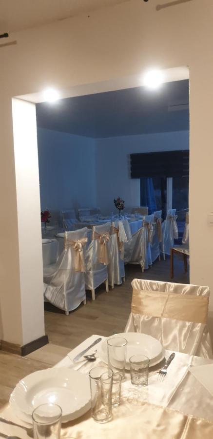 Casa De Vacanta Emd Ieşelniţa Exteriör bild