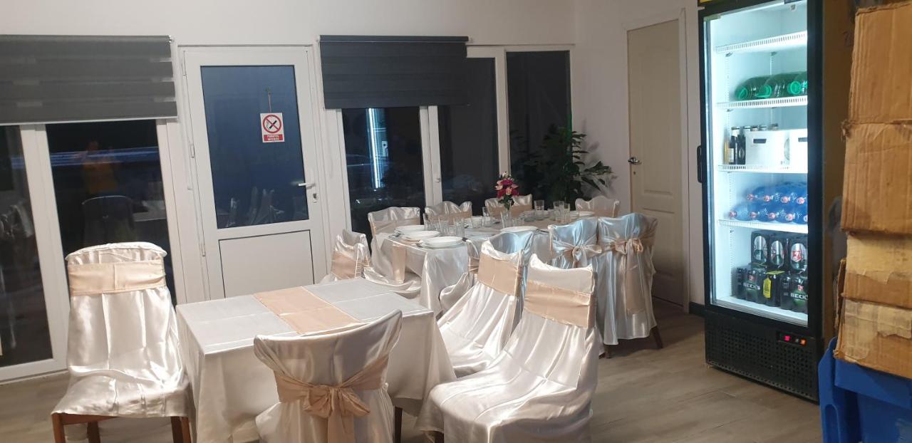 Casa De Vacanta Emd Ieşelniţa Exteriör bild