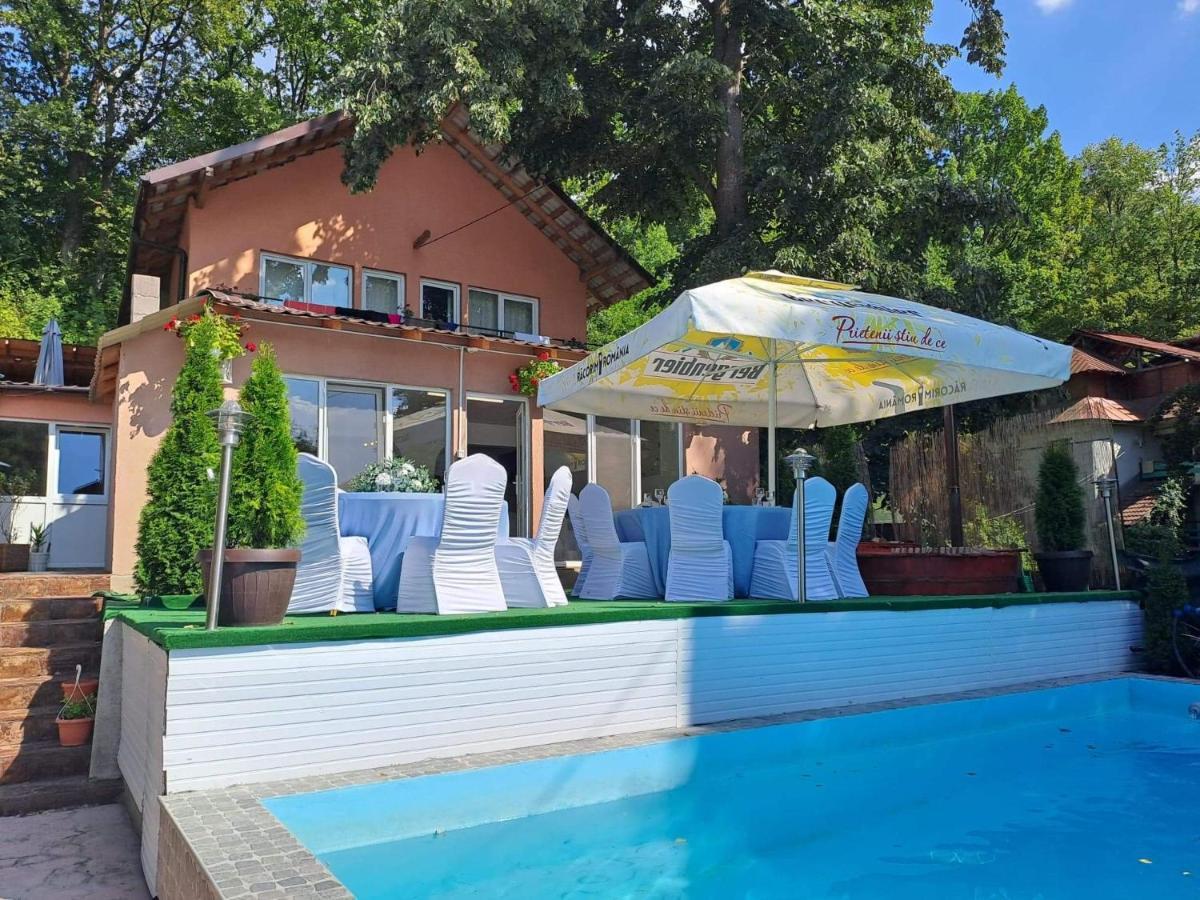 Casa De Vacanta Emd Ieşelniţa Exteriör bild