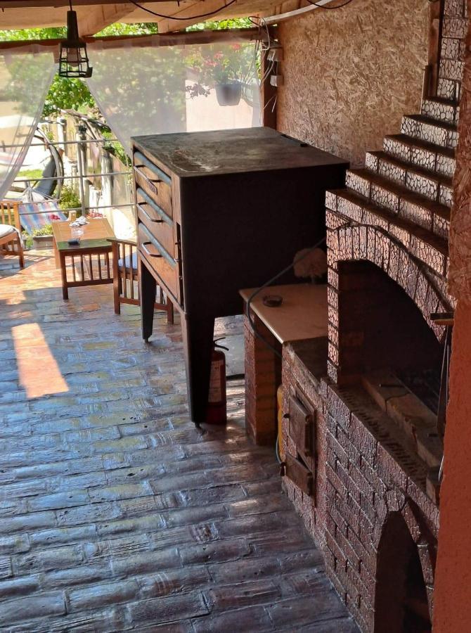 Casa De Vacanta Emd Ieşelniţa Exteriör bild