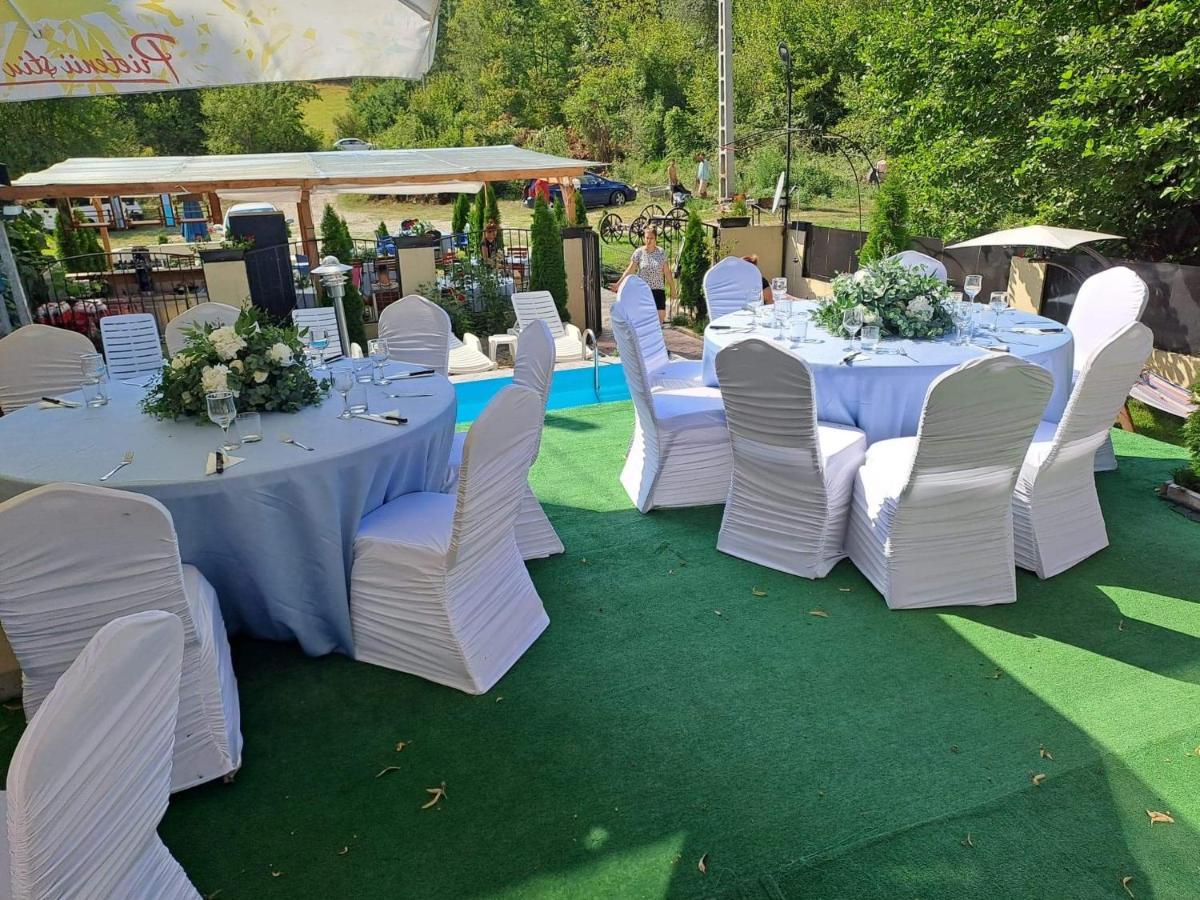 Casa De Vacanta Emd Ieşelniţa Exteriör bild